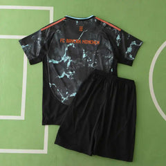 2425 season Fußball-Club Bayern München away Kids kit